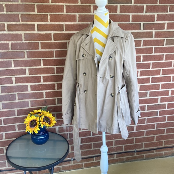 Gap Khaki Trench Coat - Picture 2 of 13